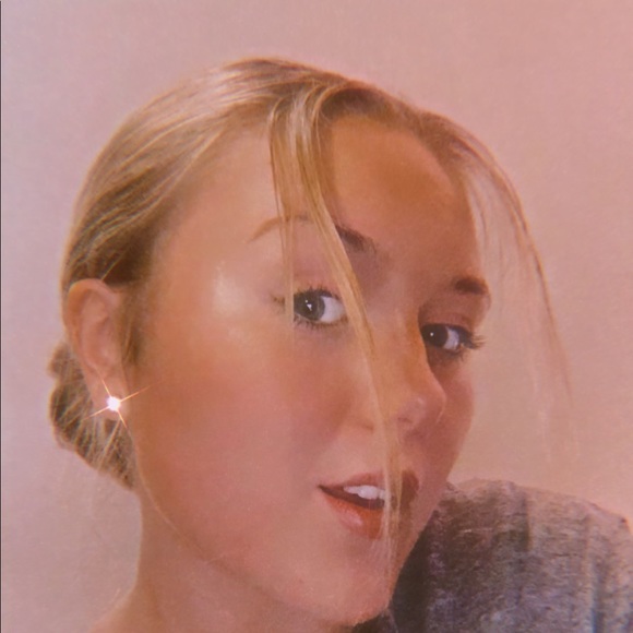 Meet your Posher, Karlee - Picture 1 of 1